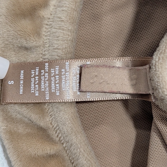 SKIMS Tan Intimates Set - Picture 5 of 5